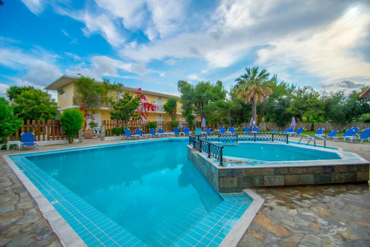 Splash Pool Bar ลากานาส ภายนอก รูปภาพ
